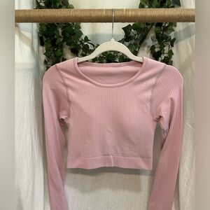 Crop top Lululemon workout shirt!